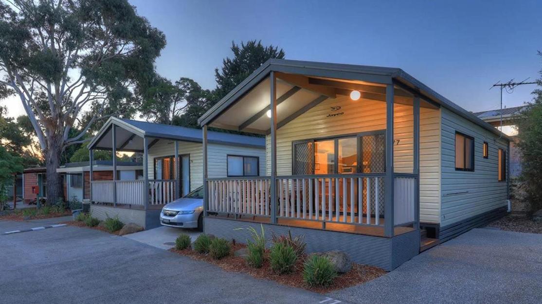 Airport Tourist Village Melbourne Exterior photo