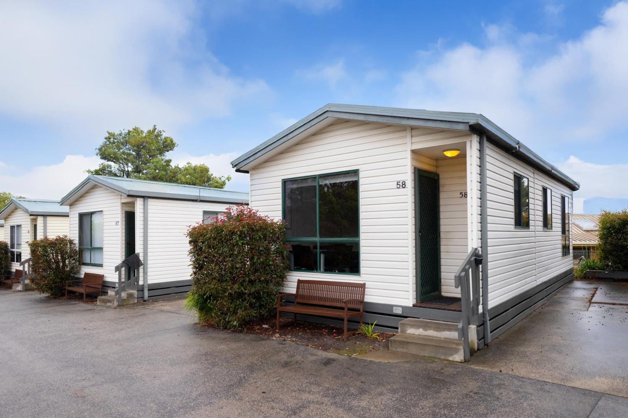 Airport Tourist Village Melbourne Exterior photo