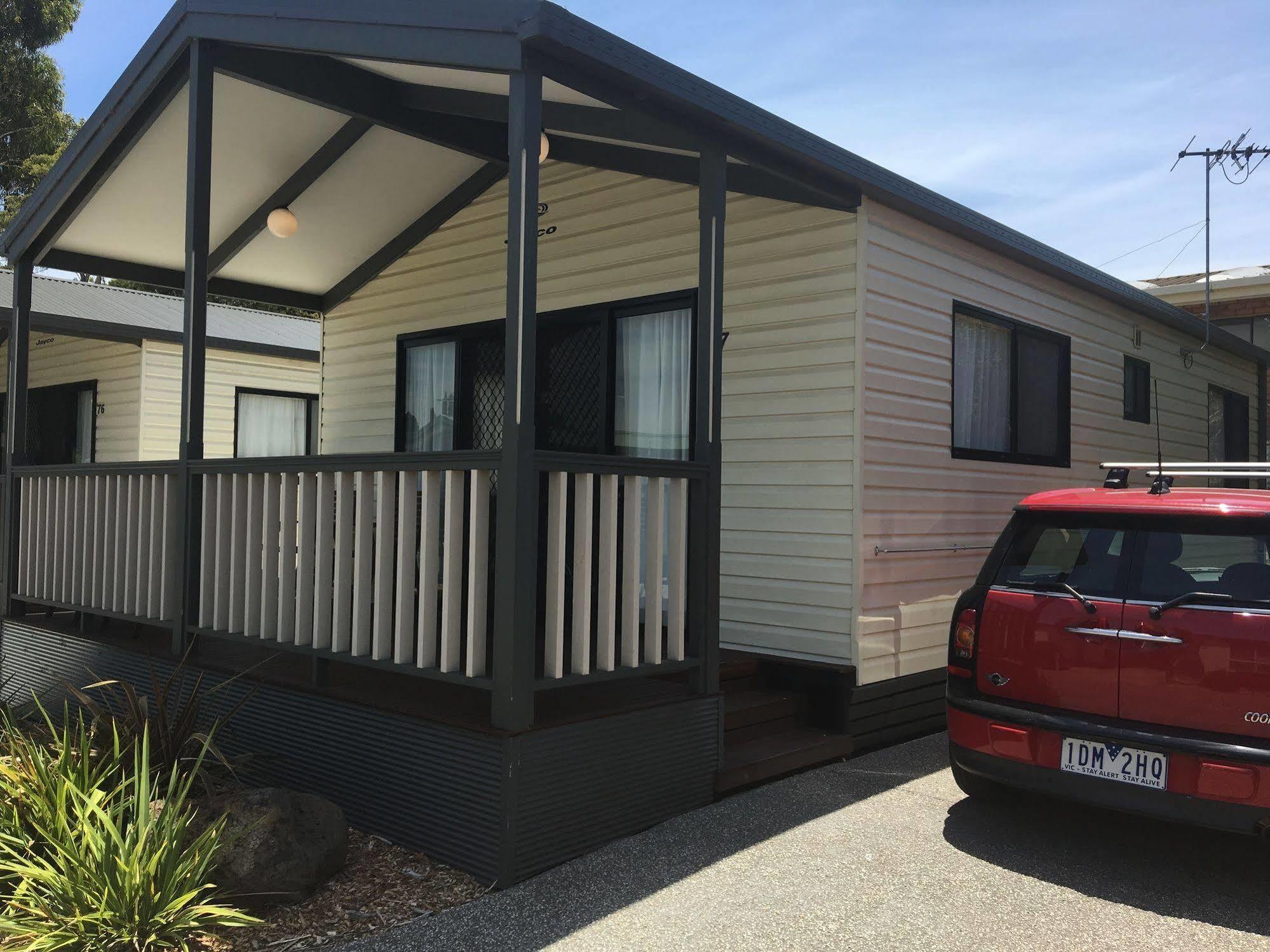 Airport Tourist Village Melbourne Exterior photo