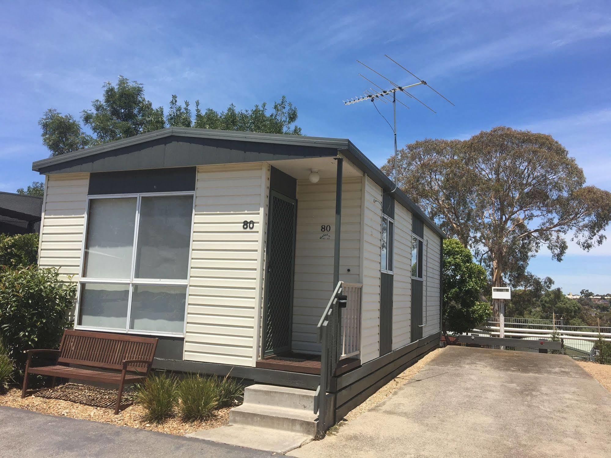 Airport Tourist Village Melbourne Exterior photo